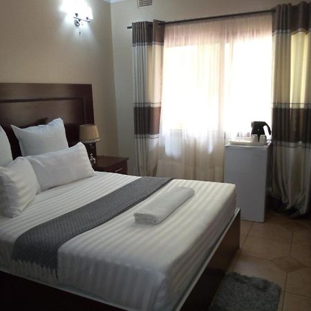 Zenith Lodge Lusaka Exterior foto