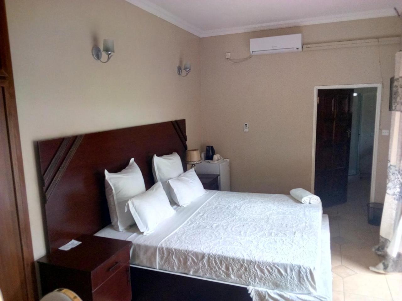 Zenith Lodge Lusaka Exterior foto