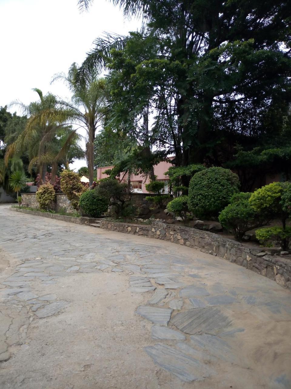 Zenith Lodge Lusaka Exterior foto