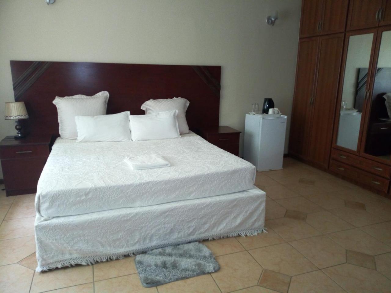 Zenith Lodge Lusaka Exterior foto